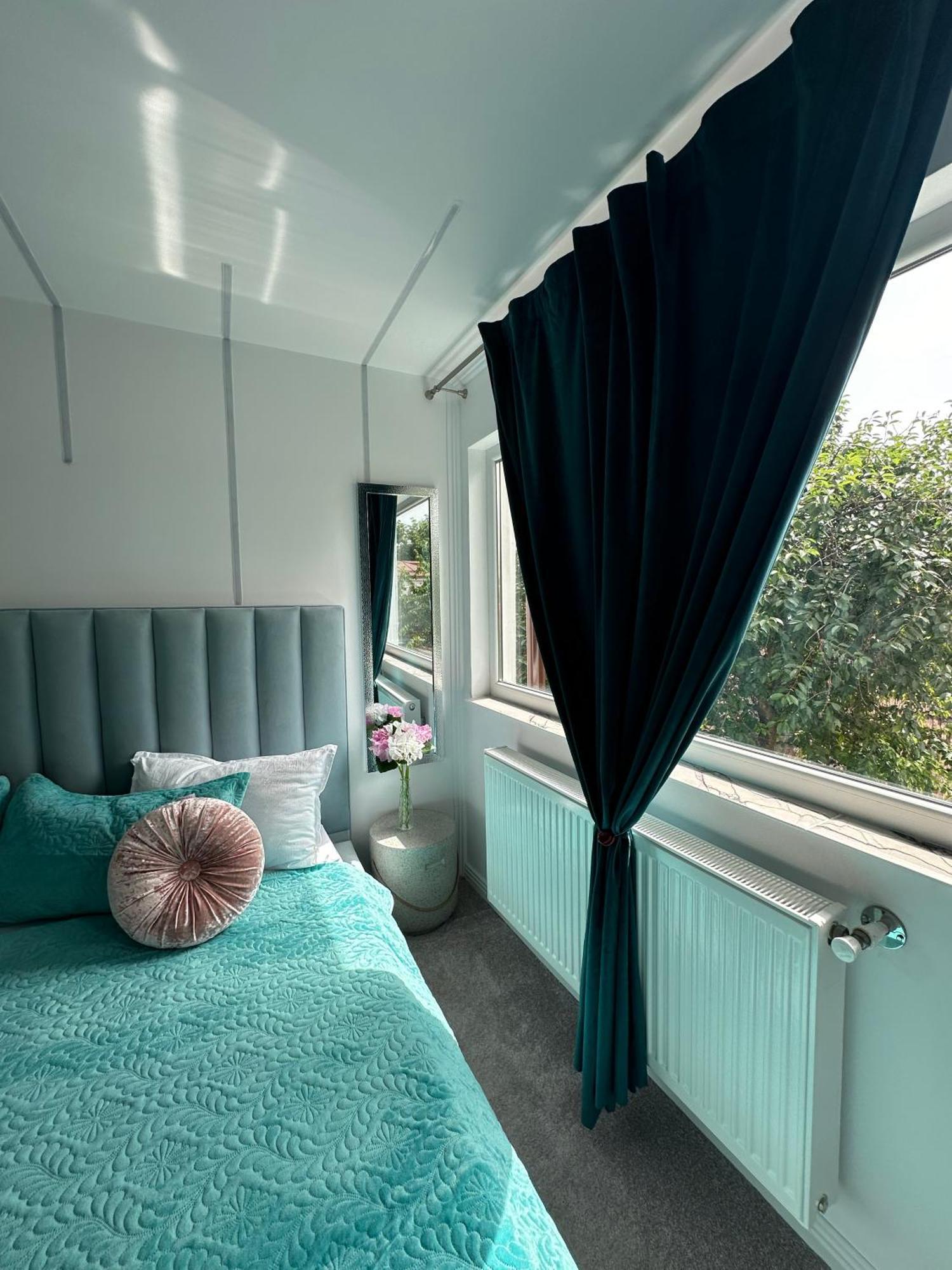 Elegant Escape Central Studio Craiova Eksteriør billede