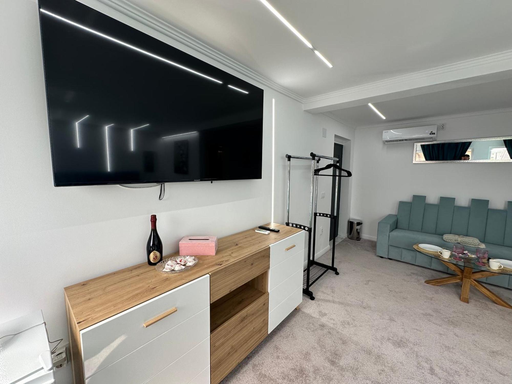 Elegant Escape Central Studio Craiova Eksteriør billede