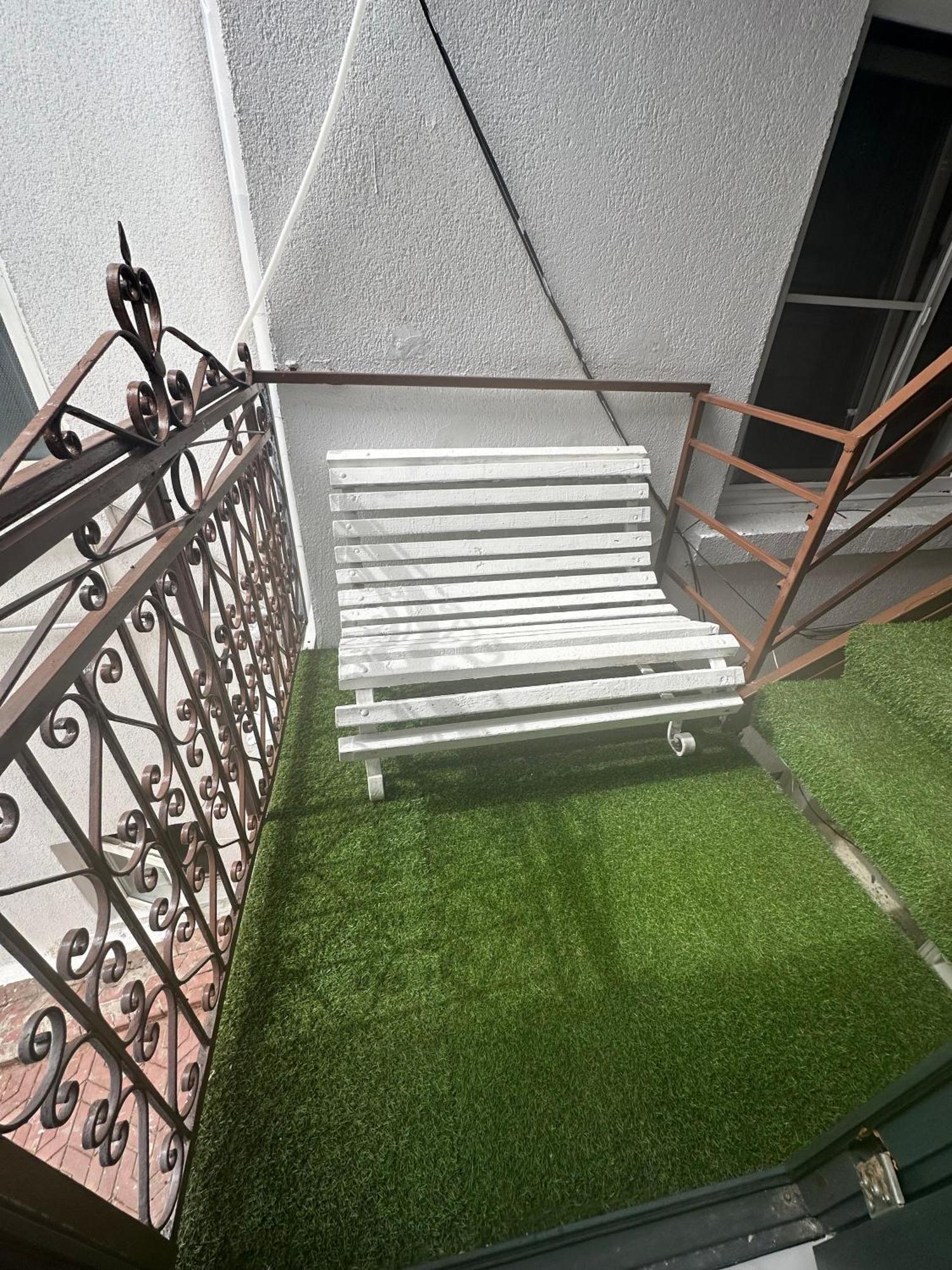 Elegant Escape Central Studio Craiova Eksteriør billede