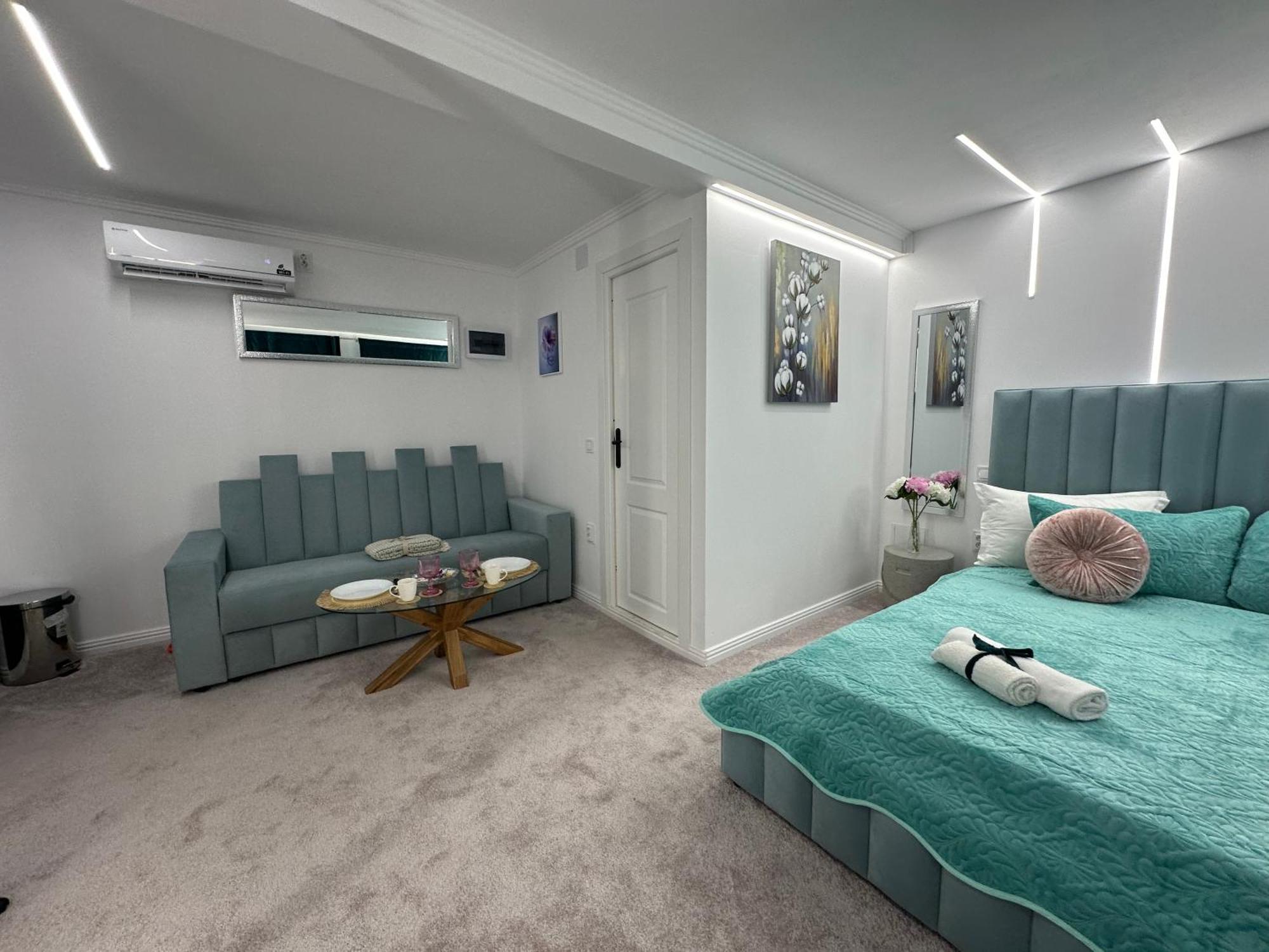 Elegant Escape Central Studio Craiova Eksteriør billede